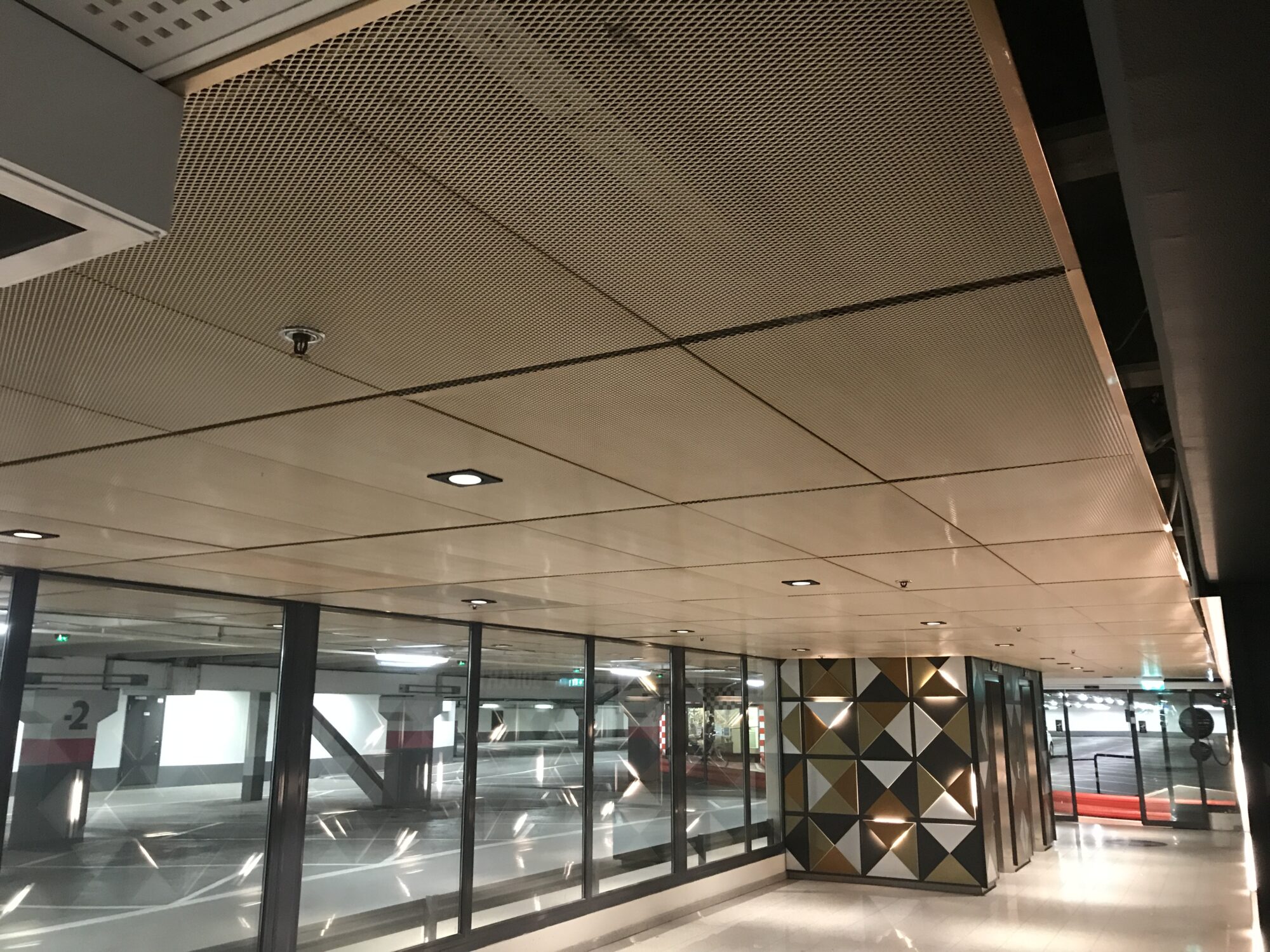 parkeringsgarage, sträckmetall, fällbart, metall